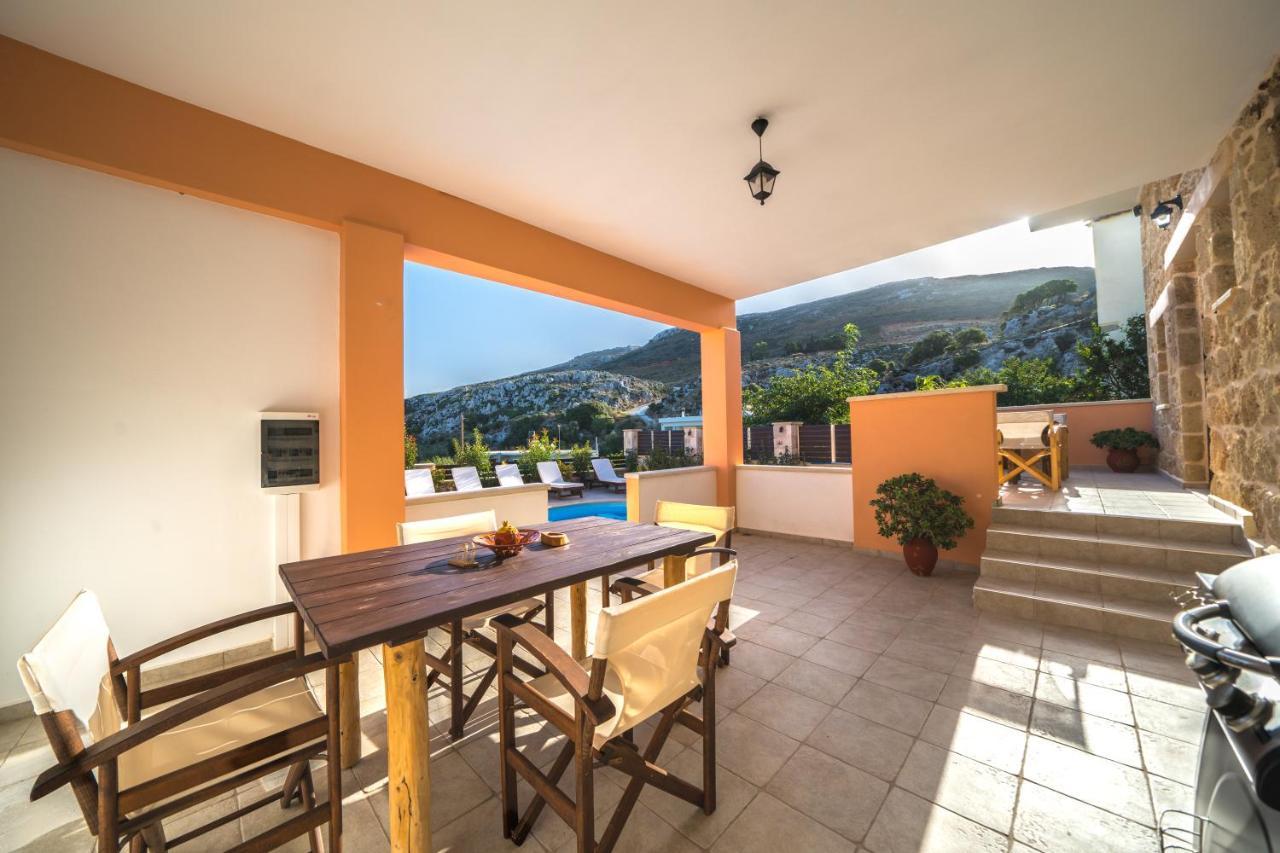 Nemesis Villa Plátanos Екстериор снимка